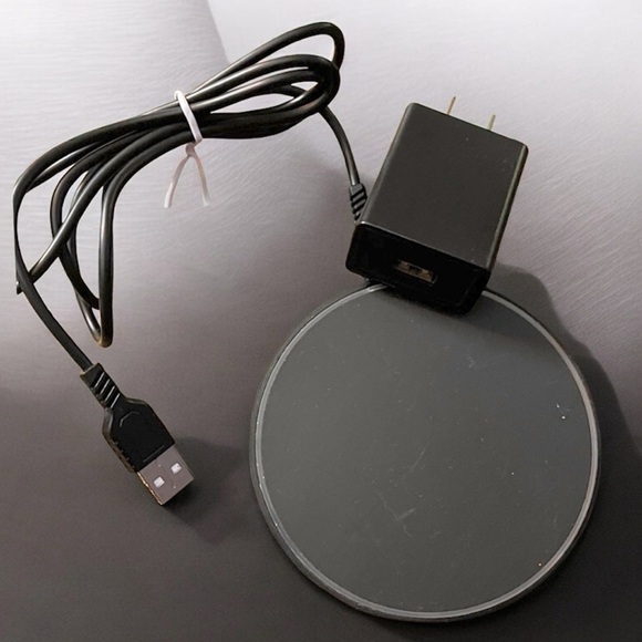 Wireless Charging Pad for Cell Phone
Compatible with X/XS MAX, iPhone 8/8 Plus - Picture 1 of 4